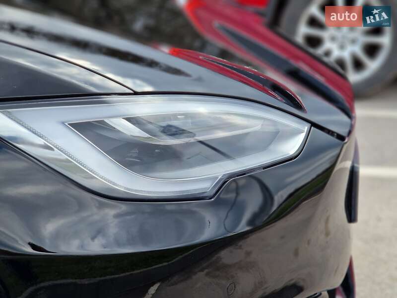 Ліфтбек Tesla Model S 2017 в Вінниці