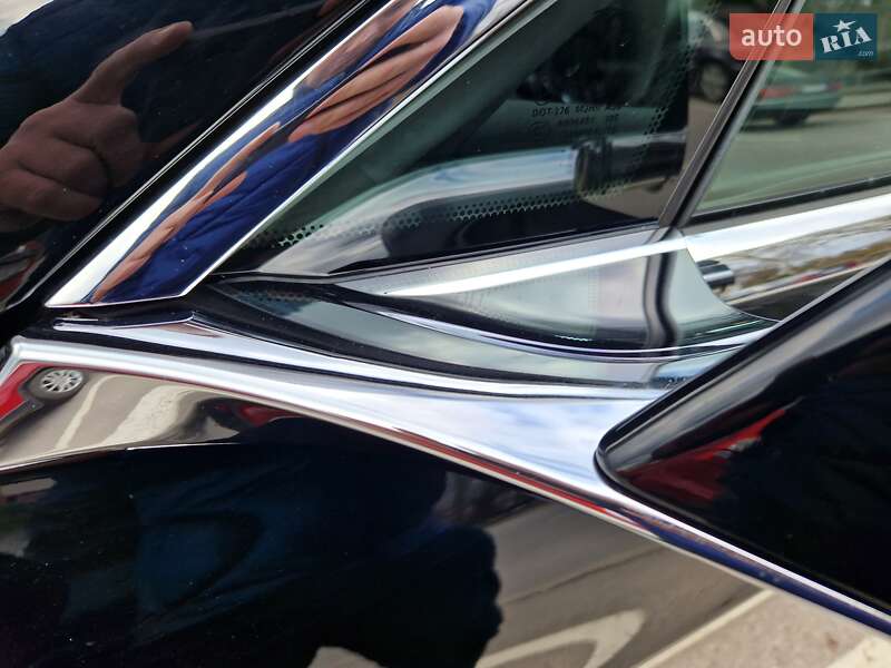 Ліфтбек Tesla Model S 2017 в Вінниці