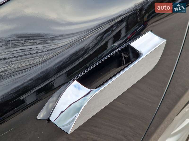 Ліфтбек Tesla Model S 2017 в Вінниці