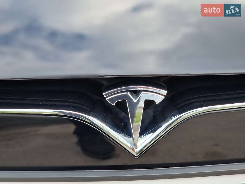 Ліфтбек Tesla Model S 2017 в Вінниці