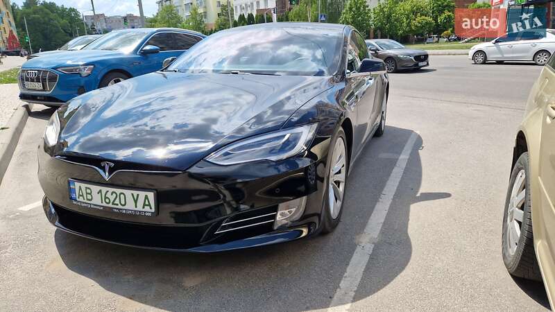 Ліфтбек Tesla Model S 2017 в Вінниці
