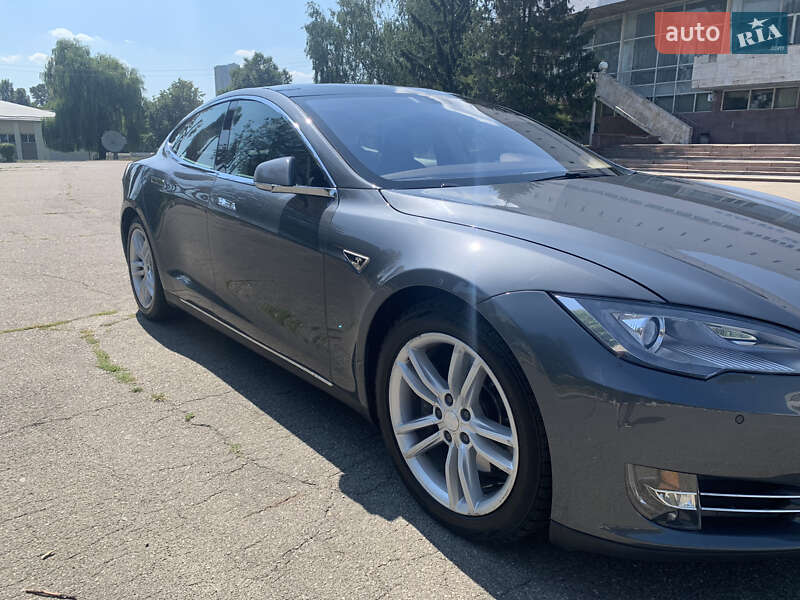 Лифтбек Tesla Model S 2013 в Киеве