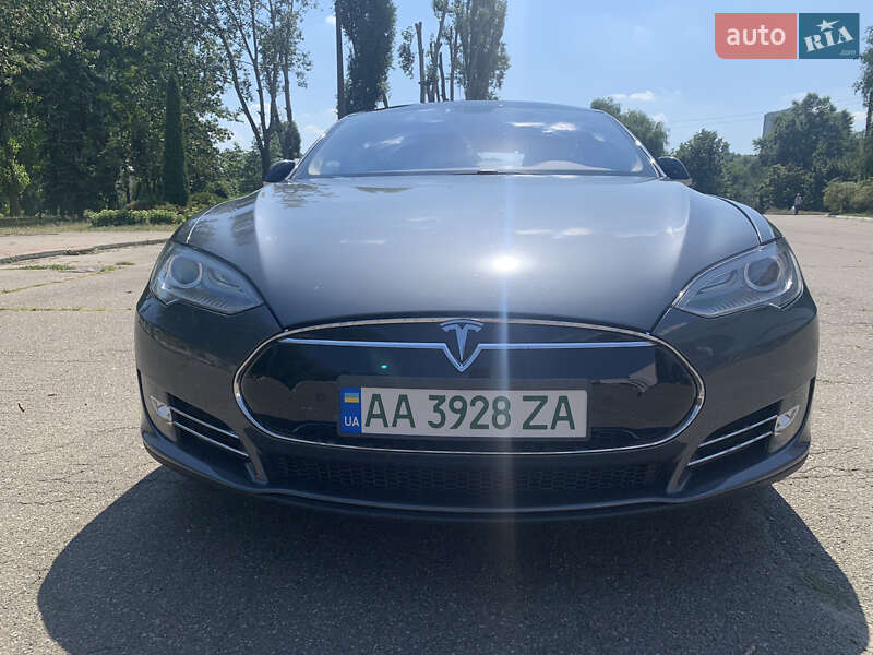 Лифтбек Tesla Model S 2013 в Киеве