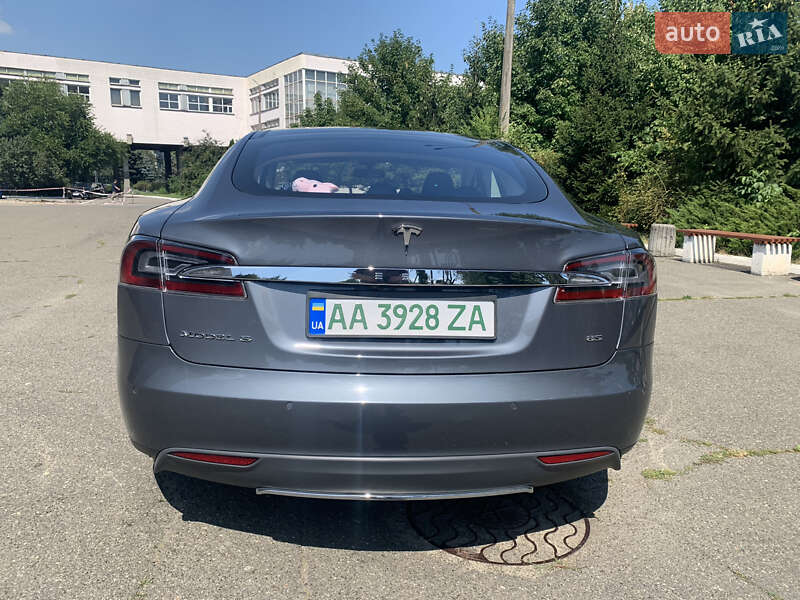 Лифтбек Tesla Model S 2013 в Киеве