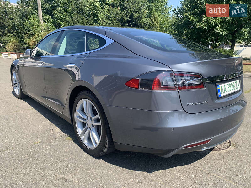Лифтбек Tesla Model S 2013 в Киеве