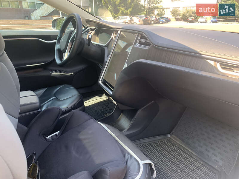 Лифтбек Tesla Model S 2013 в Киеве