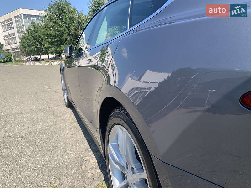 Лифтбек Tesla Model S 2013 в Киеве