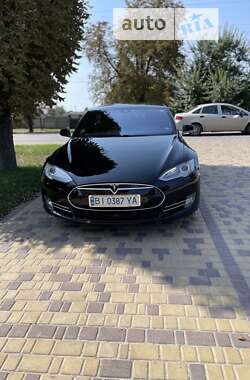 Tesla Model S 2015