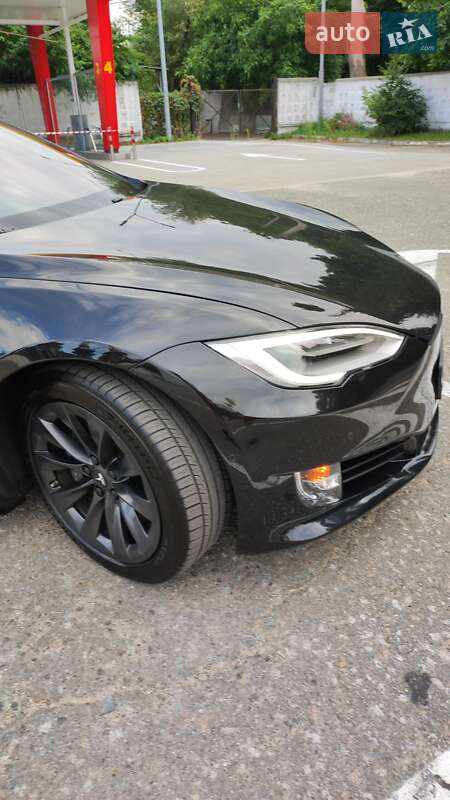 Tesla Model S 2017