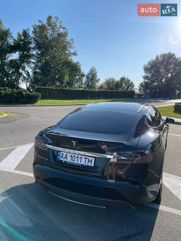 Ліфтбек Tesla Model S 2015 в Києві