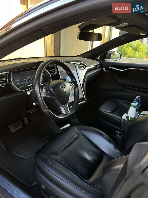 Ліфтбек Tesla Model S 2015 в Києві