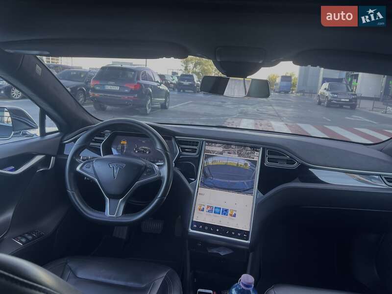 Ліфтбек Tesla Model S 2015 в Києві