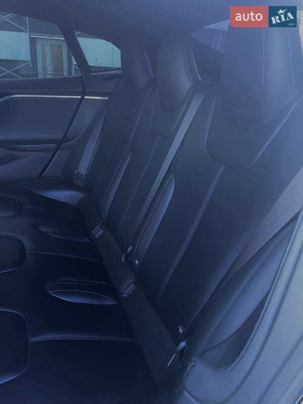 Ліфтбек Tesla Model S 2015 в Києві