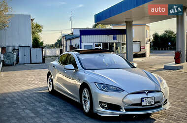 Tesla Model S  2015