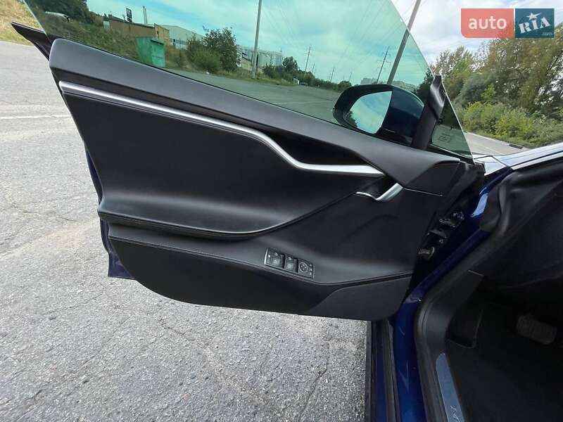 Ліфтбек Tesla Model S 2017 в Полтаві