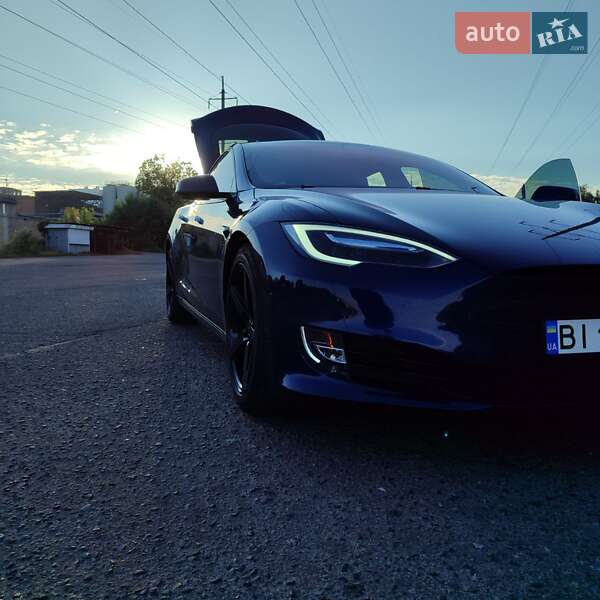 Ліфтбек Tesla Model S 2017 в Полтаві