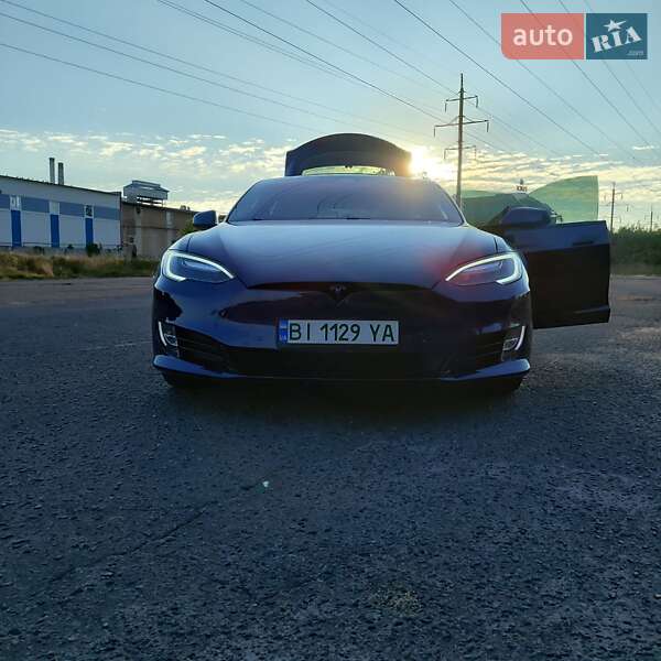 Ліфтбек Tesla Model S 2017 в Полтаві