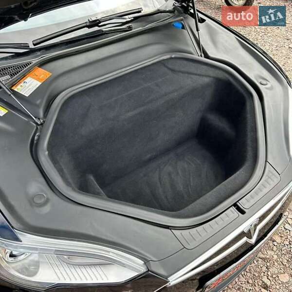 Ліфтбек Tesla Model S 2015 в Сумах фото 15 Ліфтбек Tesla Model S 2015 в Сумах
