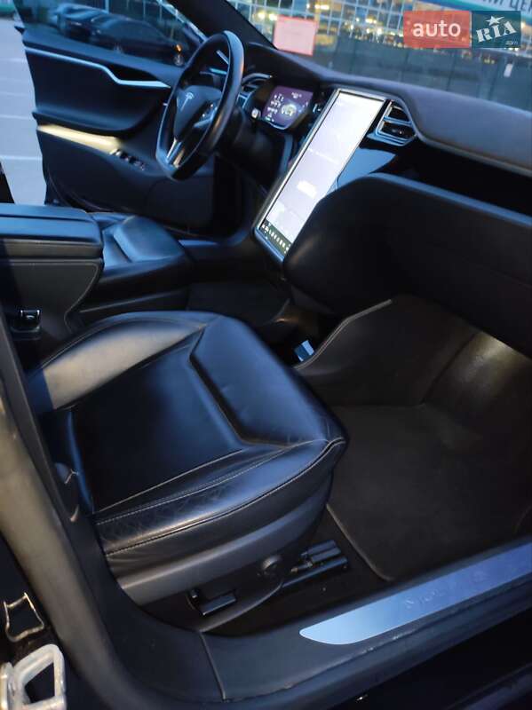 Ліфтбек Tesla Model S 2015 в Сумах фото 17 Ліфтбек Tesla Model S 2015 в Сумах