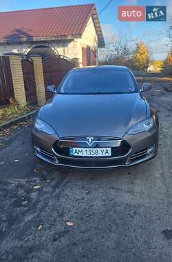 Tesla Model S  2015
