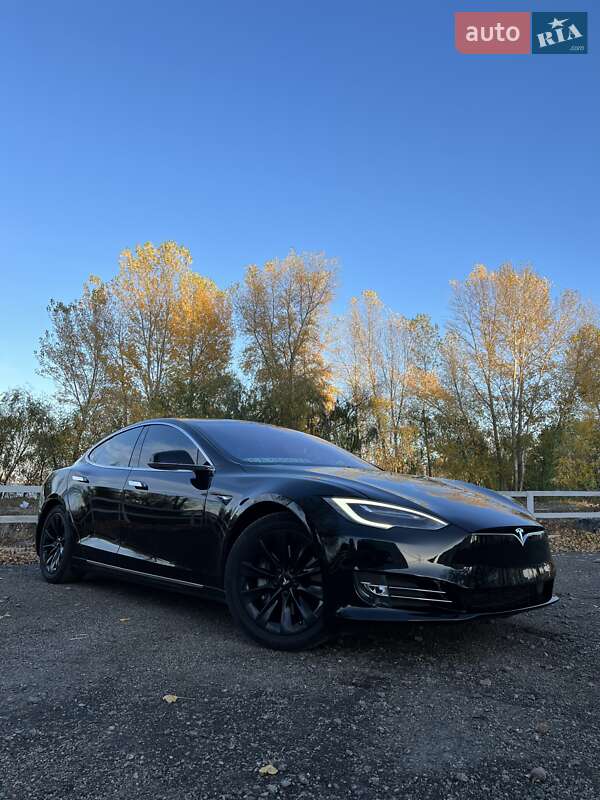 Tesla Model S 2018