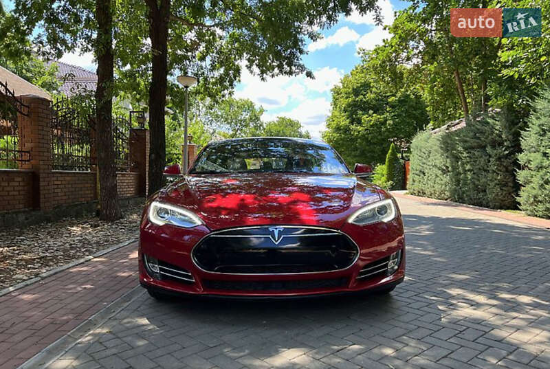 Ліфтбек Tesla Model S 2014 в Києві фото Ліфтбек Tesla Model S 2014 в Києві