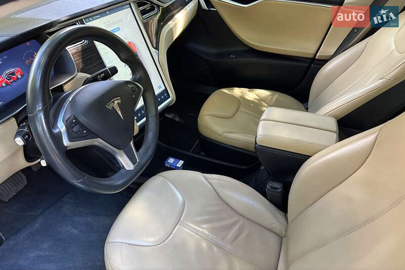 Ліфтбек Tesla Model S 2014 в Києві фото 10 Ліфтбек Tesla Model S 2014 в Києві