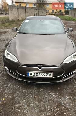 Лифтбек Tesla Model S 2016 в Виннице