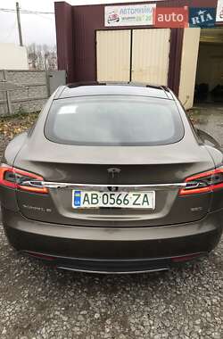 Лифтбек Tesla Model S 2016 в Виннице