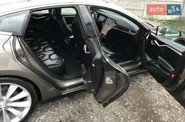 Лифтбек Tesla Model S 2016 в Виннице