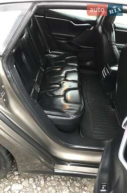 Лифтбек Tesla Model S 2016 в Виннице