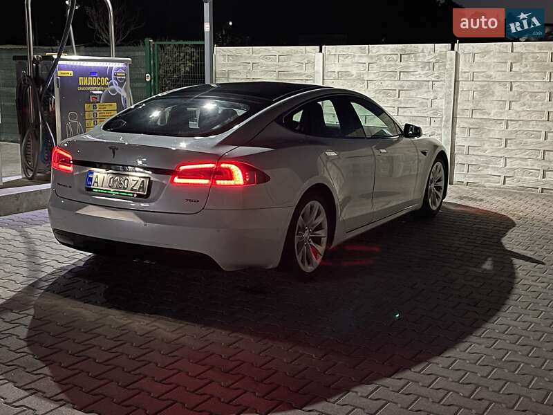Лифтбек Tesla Model S 2016 в Белой Церкви