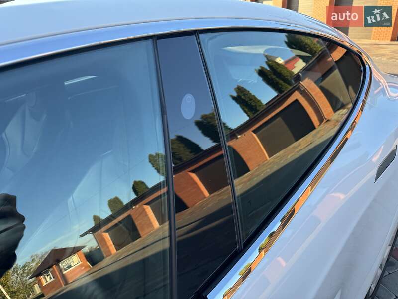 Лифтбек Tesla Model S 2016 в Белой Церкви