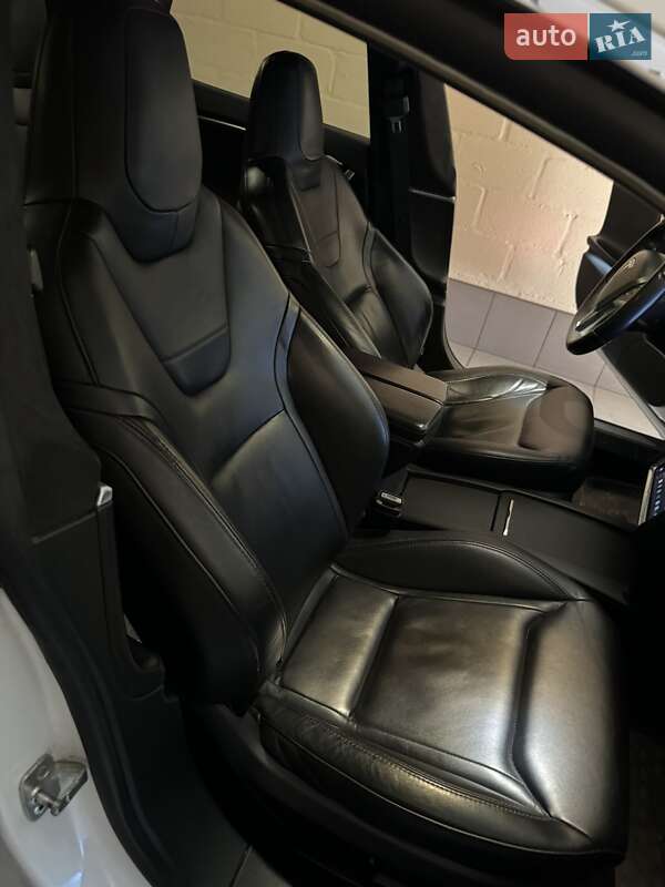 Лифтбек Tesla Model S 2016 в Белой Церкви