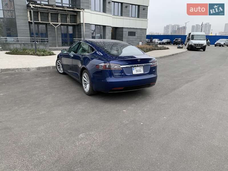 Лифтбек Tesla Model S 2019 в Киеве