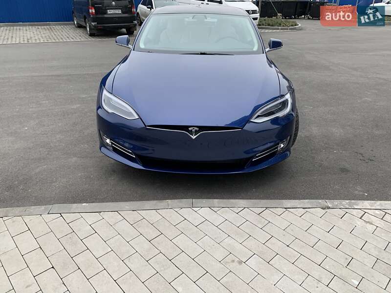 Лифтбек Tesla Model S 2019 в Киеве