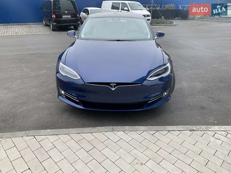 Лифтбек Tesla Model S 2019 в Киеве