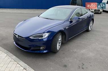 Лифтбек Tesla Model S 2019 в Киеве