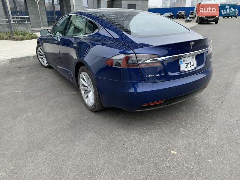 Лифтбек Tesla Model S 2019 в Киеве