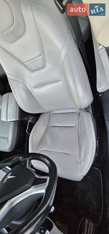 Ліфтбек Tesla Model S 2015 в Житомирі