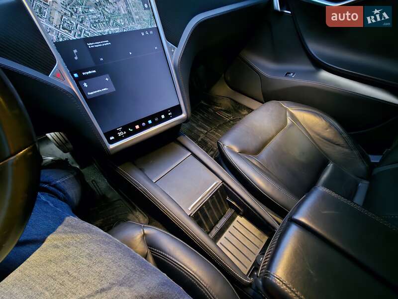 Ліфтбек Tesla Model S 2014 в Львові
