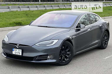 Tesla Model S  2018