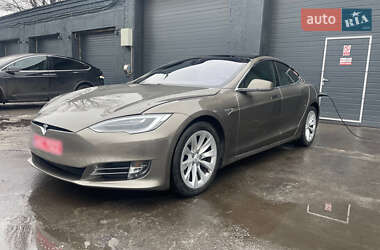 Tesla Model S  2016