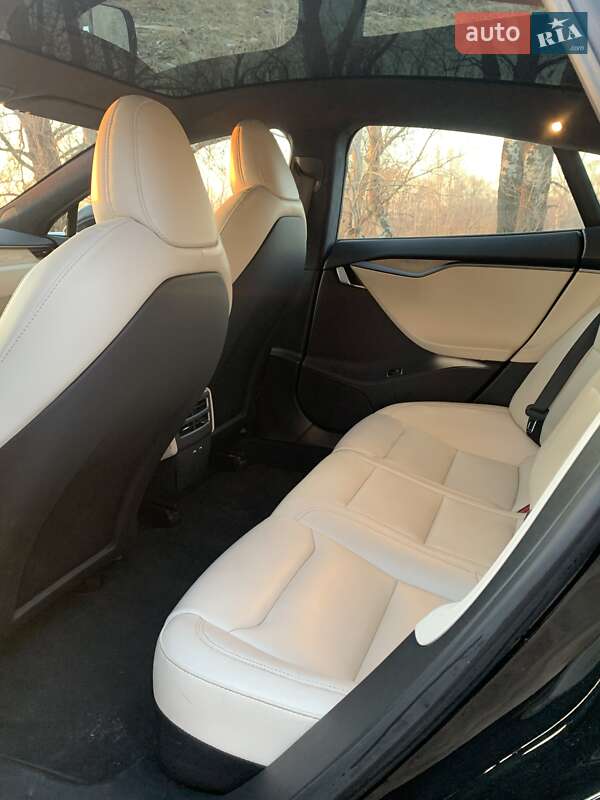 Ліфтбек Tesla Model S 2019 в Кам'янському фото 10 Ліфтбек Tesla Model S 2019 в Кам'янському