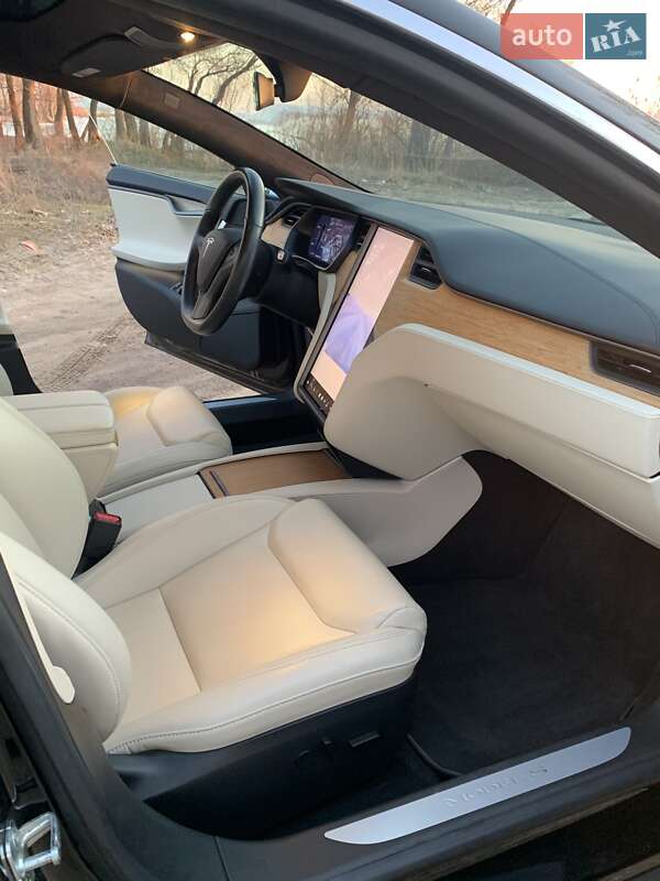 Ліфтбек Tesla Model S 2019 в Кам'янському фото 12 Ліфтбек Tesla Model S 2019 в Кам'янському