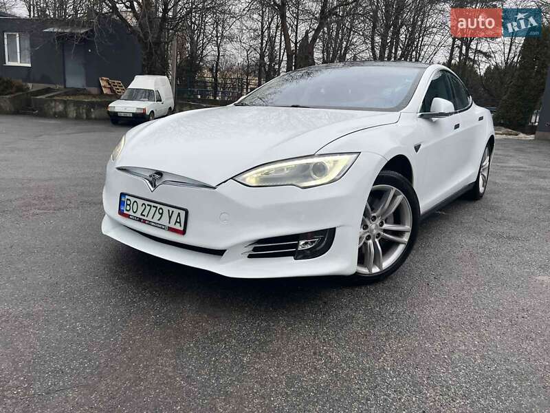 Ліфтбек Tesla Model S 2014 в Тернополі