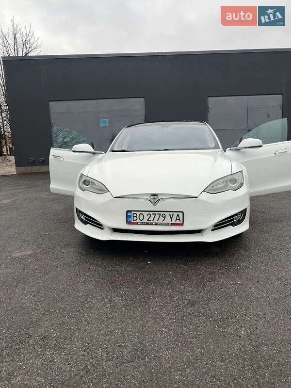 Ліфтбек Tesla Model S 2014 в Тернополі