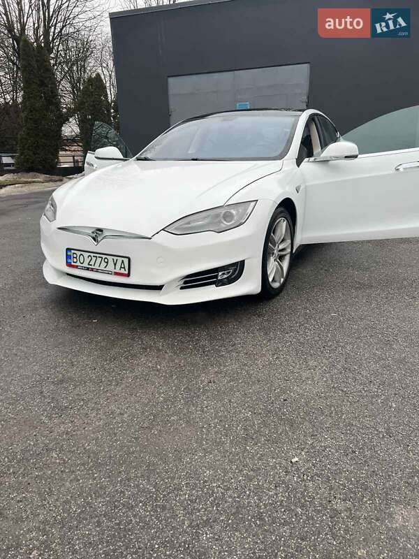 Ліфтбек Tesla Model S 2014 в Тернополі