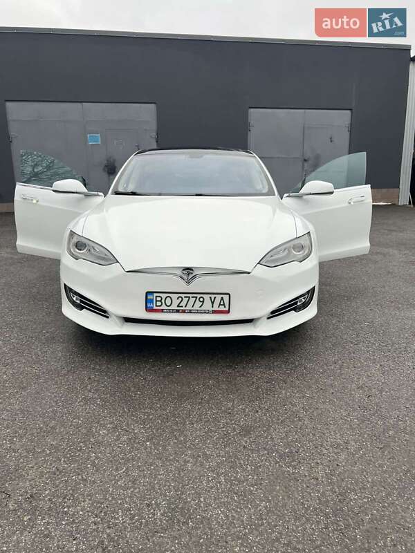 Ліфтбек Tesla Model S 2014 в Тернополі