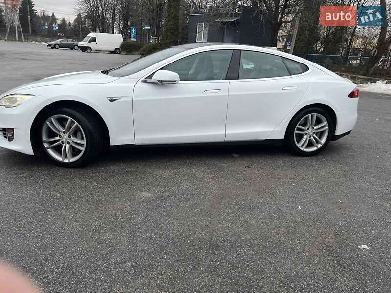 Ліфтбек Tesla Model S 2014 в Тернополі